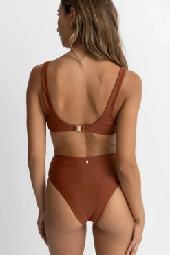 Women Rhythm Classic Crop Top